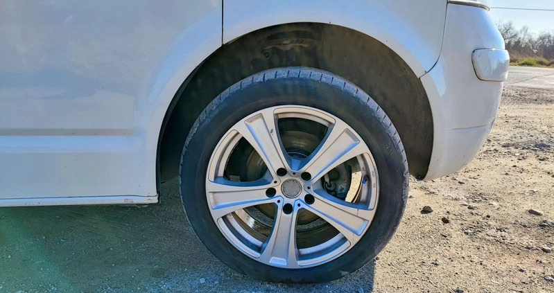 Volkswagen Caravelle cena 31500 przebieg: 352592, rok produkcji 2007 z Ząbki małe 466